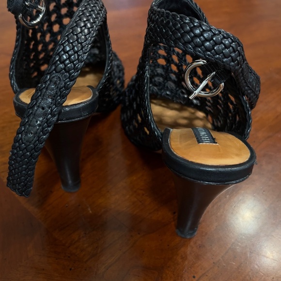 VERONICA BEARD Livia Basket Weave
Closed ToeSandal Size 7 - Picture 5 of 8